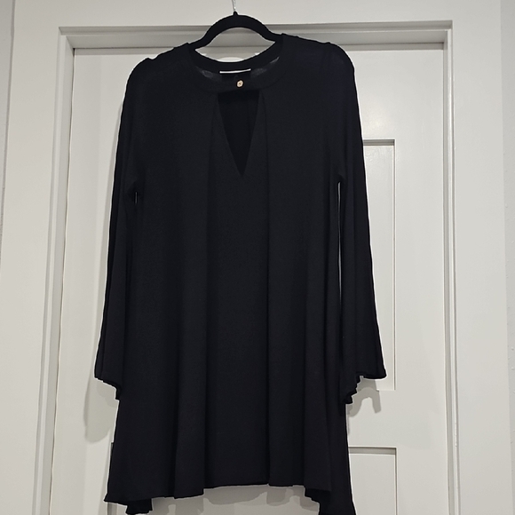 Emerald Dresses & Skirts - Chic Black Long Sleeve Dress